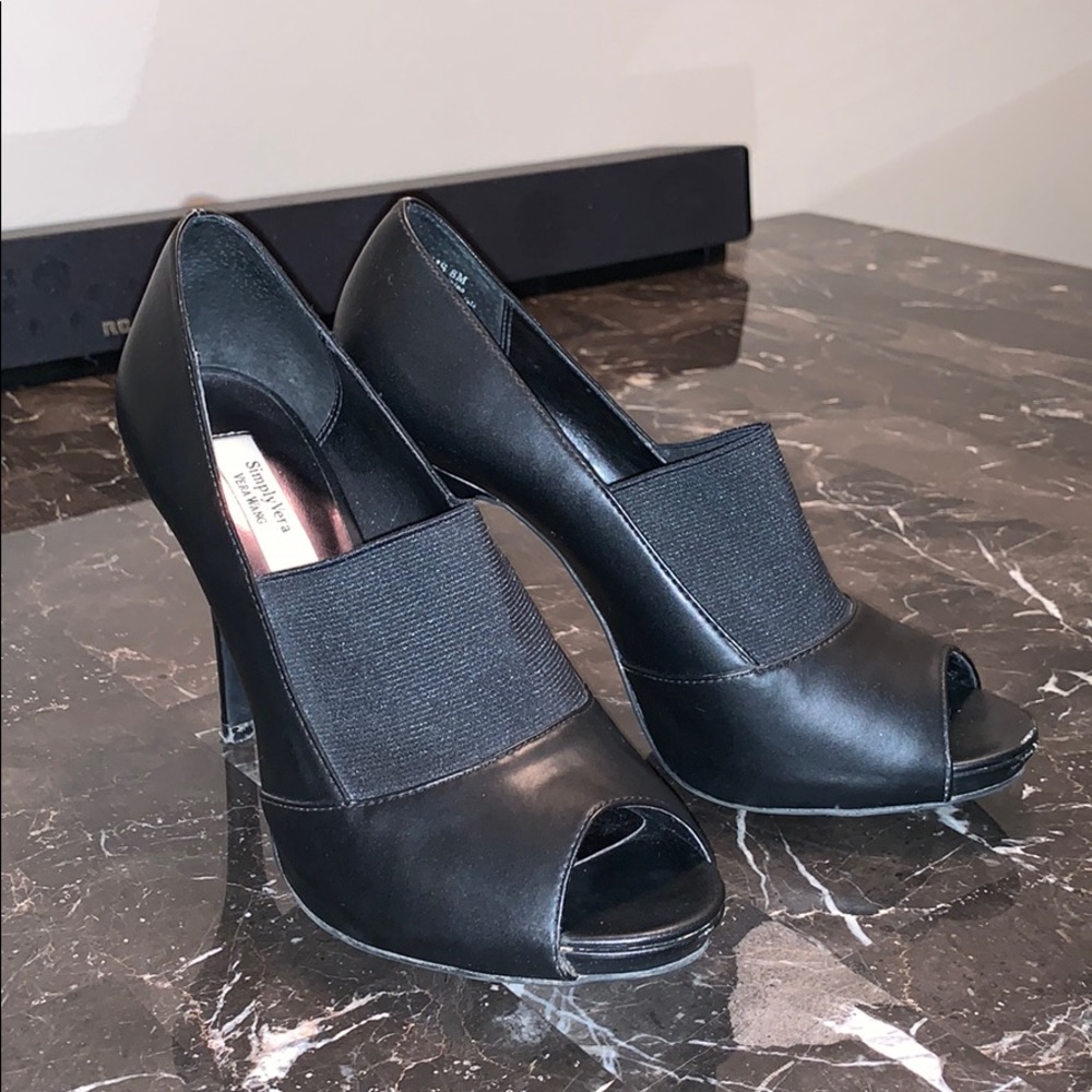 Simply Vera By Vera Wang Women’s Heels